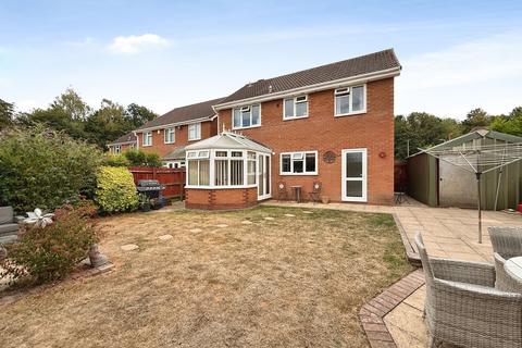 4 bedroom detached house for sale, Moat Close, Telford TF1