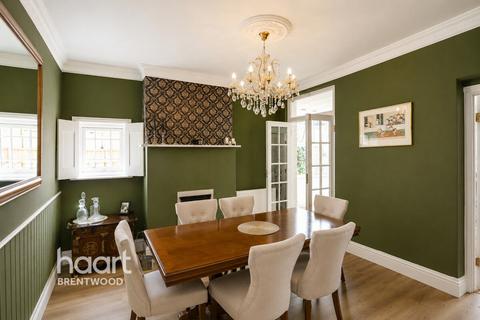 3 bedroom end of terrace house for sale, Warescot Road, Brentwood