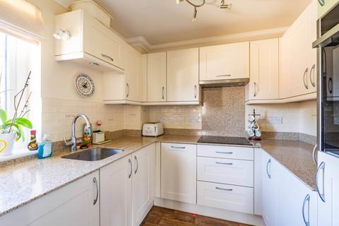2 bedroom retirement property for sale, Fleur De Lis, Marlborough, SN8 2FN