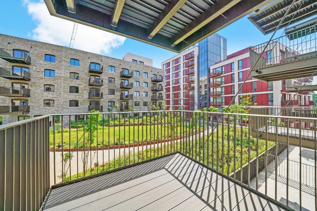 Apartment in Brentford - View 5