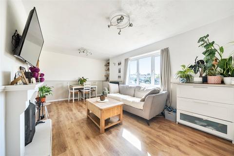 2 bedroom flat for sale, Paynesfield Road, Westerham, Kent