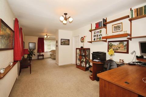 5 bedroom detached house for sale, Oak Tree Close, Leamington Spa