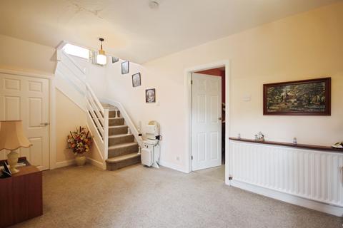 5 bedroom detached house for sale, Oak Tree Close, Leamington Spa