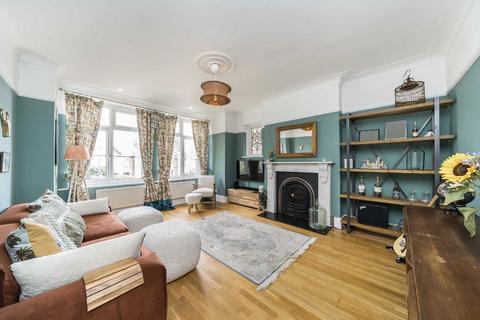 3 bedroom flat to rent, Lansdowne Road, London N17
