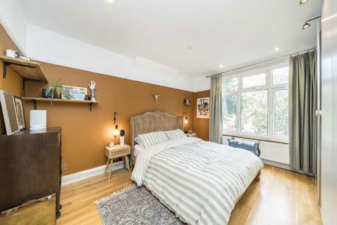 3 bedroom flat to rent, Lansdowne Road, London N17
