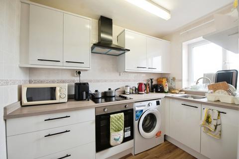 2 bedroom flat for sale, Blake Court, South Street, Gosport, Hampshire, PO12