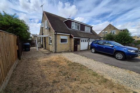 3 bedroom semi-detached house for sale, Swinbrook Road, Carterton
