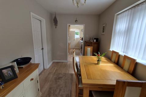 3 bedroom semi-detached house for sale, Swinbrook Road, Carterton