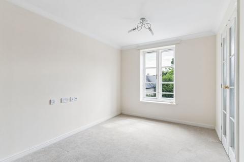 2 bedroom retirement property for sale, Paynes Park, Hitchin, SG5