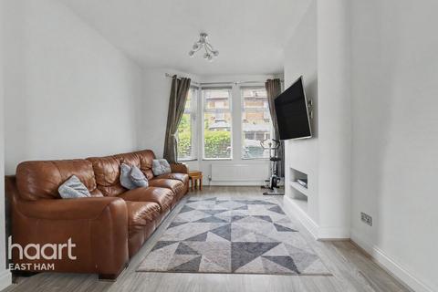 2 bedroom terraced house for sale, Charlemont Road, London