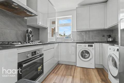 2 bedroom terraced house for sale, Charlemont Road, London