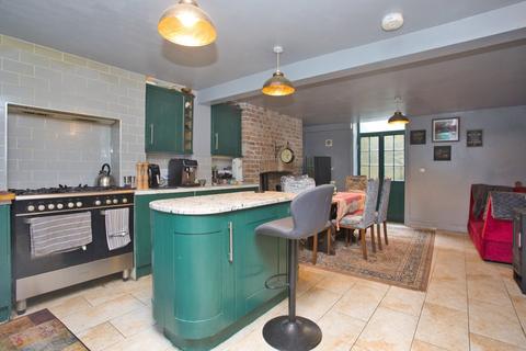 4 bedroom terraced house for sale, Cavendish Street, Ramsgate, Kent, CT11