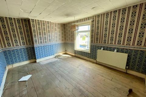 2 bedroom terraced house for sale, 149 High Road West, Felixstowe, Suffolk IP11 9BD