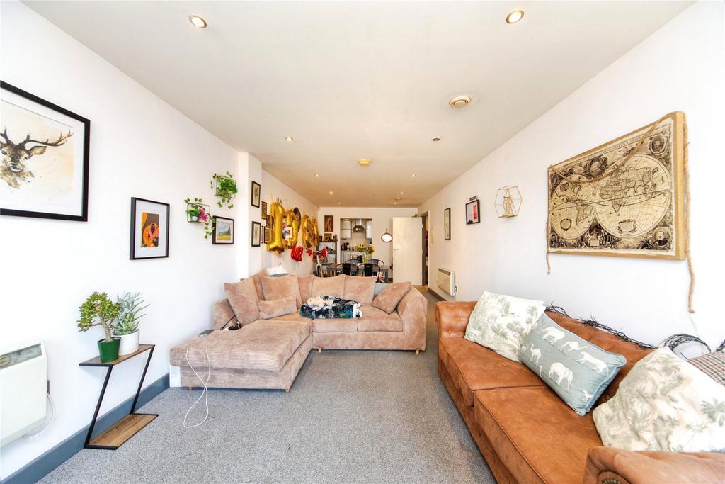 Apartment in Liverpool - More