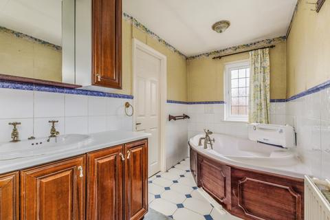 4 bedroom detached house to rent, Salmons Lane Prestwood HP16