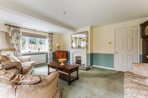 4 bedroom detached house to rent, Salmons Lane Prestwood HP16
