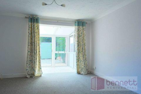 2 bedroom terraced house to rent, Waverney Close, , Taunton