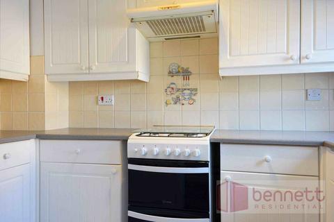 2 bedroom terraced house to rent, Waverney Close, , Taunton