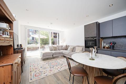 Coronation Square, Leyton, E10