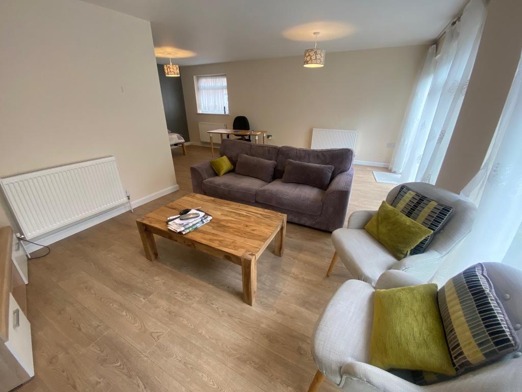 House in Sutton Coldfield, Driffold - More