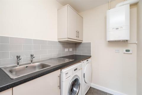 4 bedroom detached house to rent, Park View, Castle Bromwich, Birmingham