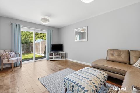 3 bedroom terraced house for sale, Blackmores, Basildon, SS15