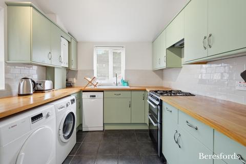 3 bedroom terraced house for sale, Blackmores, Basildon, SS15