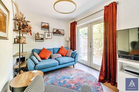 3 bedroom semi-detached house for sale, Longwall, Northamptonshire NN13