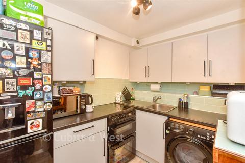 1 bedroom ground floor flat for sale, Frensham Court, Southsea PO4