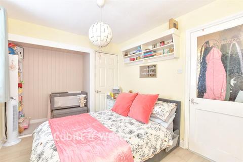 1 bedroom ground floor flat for sale, Frensham Court, Southsea PO4