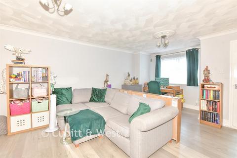 1 bedroom ground floor flat for sale, Frensham Court, Southsea PO4