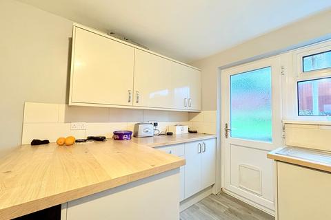 3 bedroom semi-detached house to rent, Coundley Close, Fleur De Lis, NP12
