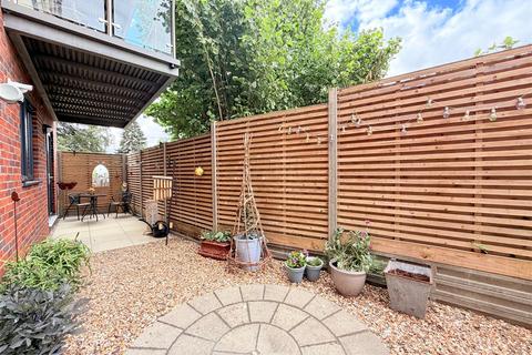 1 bedroom ground floor flat for sale, Horsepond Place, Ipswich IP6