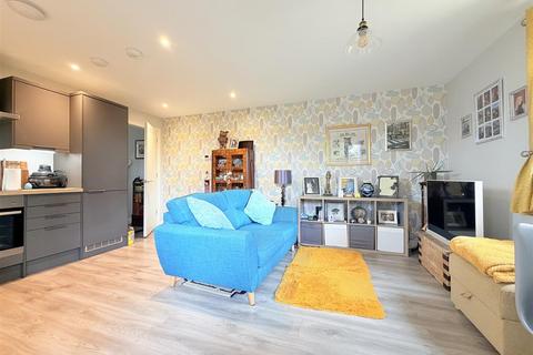 1 bedroom ground floor flat for sale, Horsepond Place, Ipswich IP6