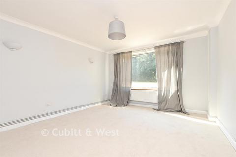 2 bedroom ground floor flat for sale, Liskeard Lodge, Caterham CR3