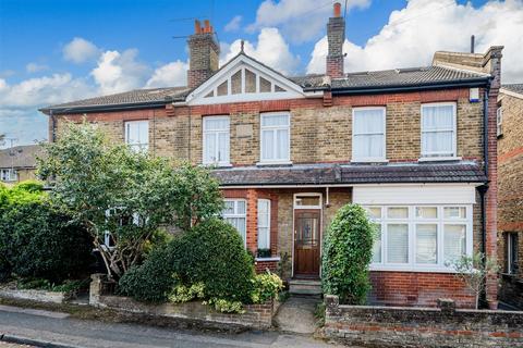 Wyeths Road, Epsom