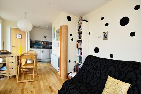 1 bedroom flat to rent, Biggs Square, Hackney, London, E9