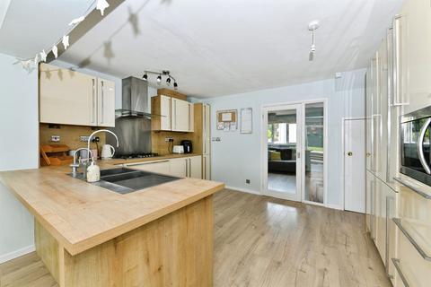 4 bedroom semi-detached house for sale, Holland Close, Chippenham