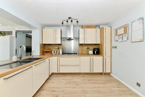 4 bedroom semi-detached house for sale, Holland Close, Chippenham