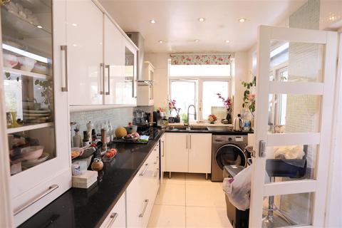 Charlton Road, Wembley, Middlesex, HA9 9QT