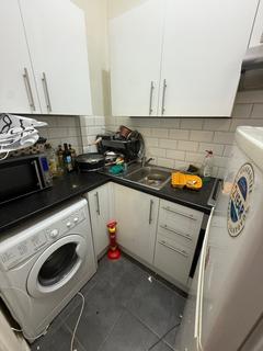 Studio to rent, Fore Street, Edmonton