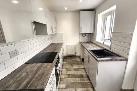 2 bedroom semi-detached house to rent, Welland Drive, Stourbridge DY8