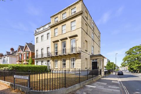 Studio to rent, Devonshire House, 89 Bath Road, Cheltenham, Gloucestershire, GL53