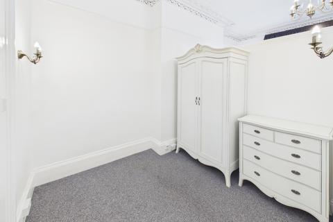Studio to rent, Devonshire House, 89 Bath Road, Cheltenham, Gloucestershire, GL53