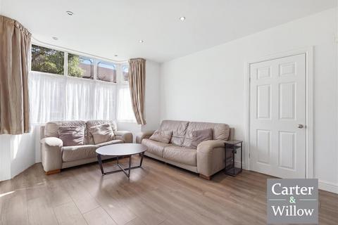 3 bedroom terraced house to rent, Netherfield Gardens, Barking, Essex