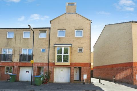 4 bedroom end of terrace house for sale, White Star Place, Southampton, Hampshire, SO14