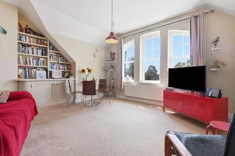 2 bedroom flat for sale, Foxhall Road, Ipswich IP3