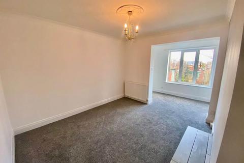 3 bedroom semi-detached house to rent, Kingsway, Wombwell, Barnsley