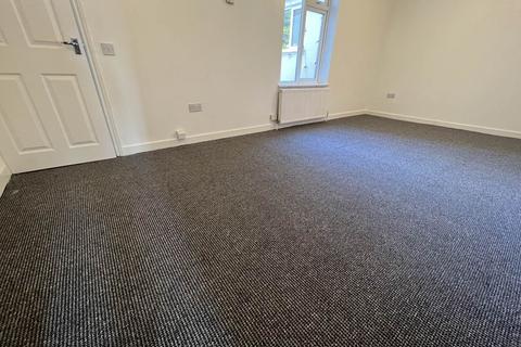 Studio to rent, Bond Street, Trowbridge, Wiltshire