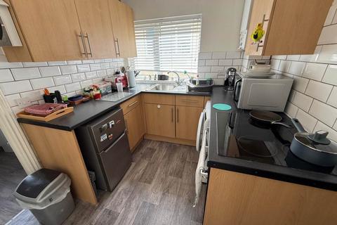 Studio to rent, Bond Street, Trowbridge, Wiltshire